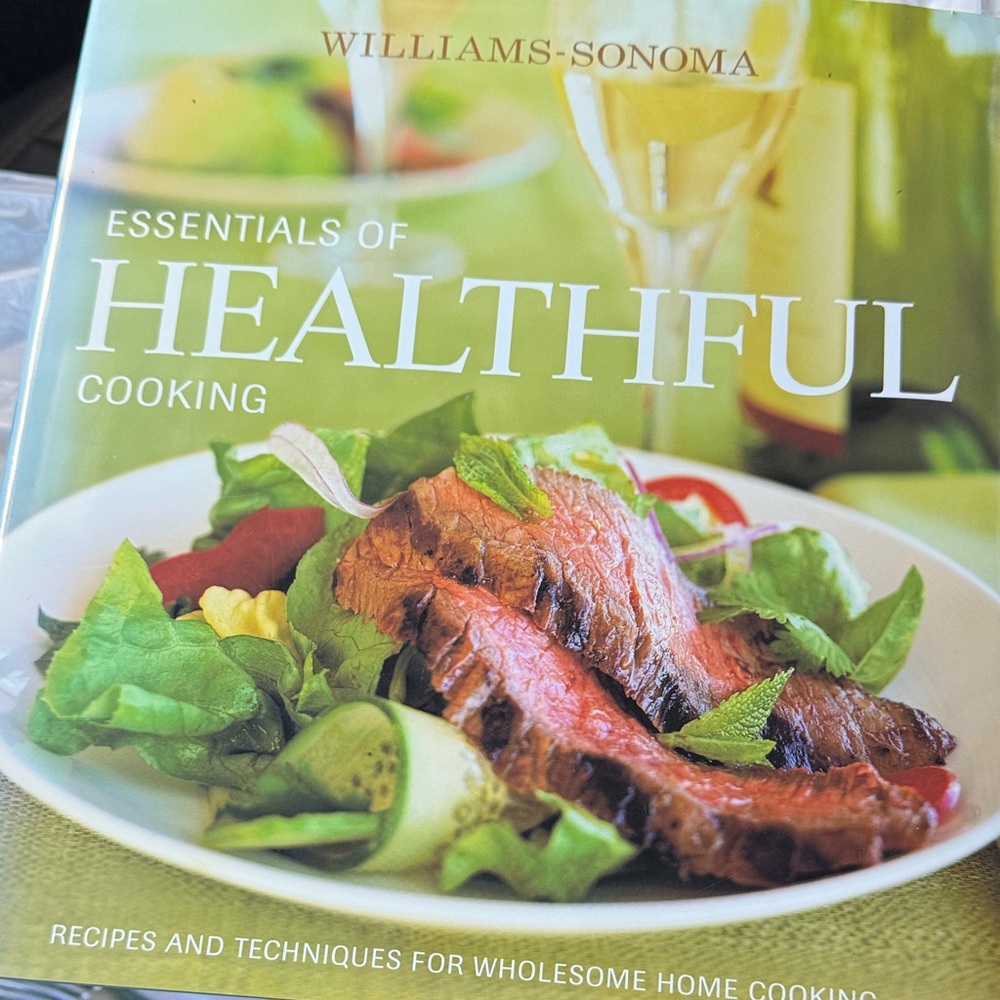 Williams Sonoma Essentials of Healthful Cooking - Green and Red Cover